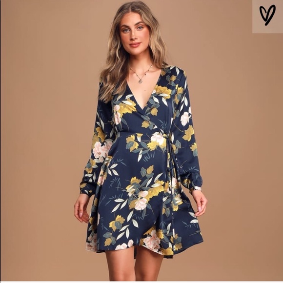 Lulus Dresses & Skirts - Lulus long sleeve satin wrap dress NWT